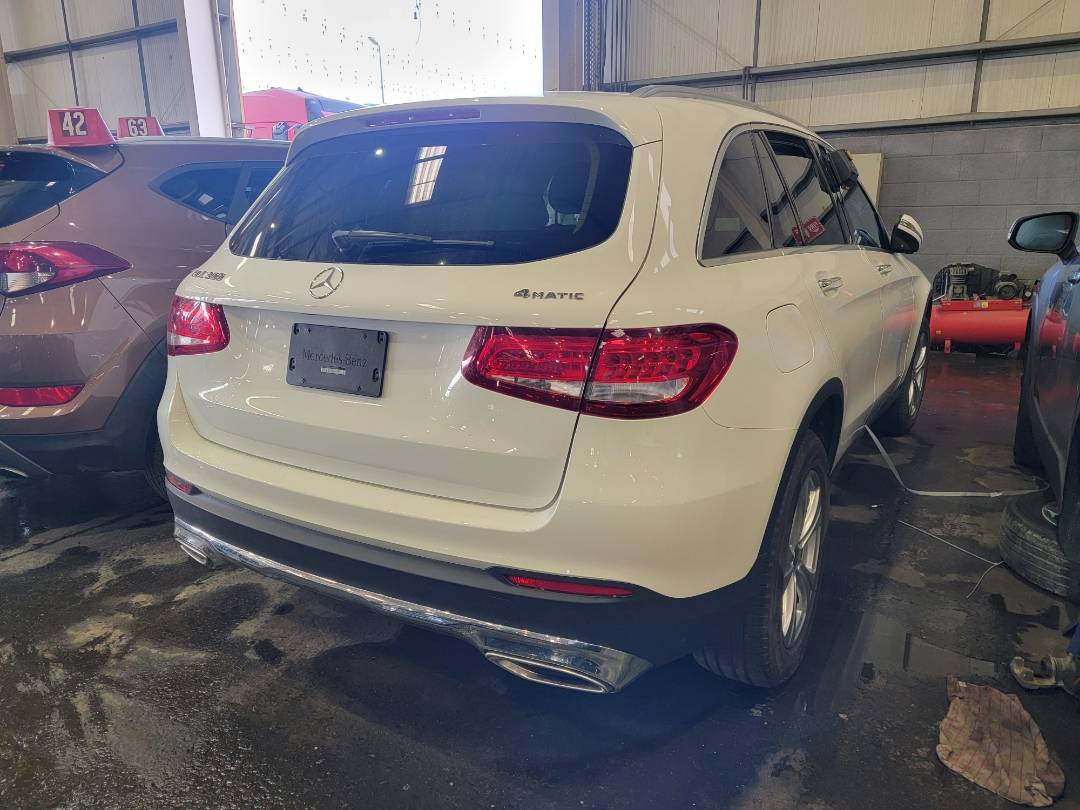 2018 MERCEDES BENZ GLC-300 — 42829 Miles — Lot 059876 — Main - Marhaba Auctions Used Cars - Image 5