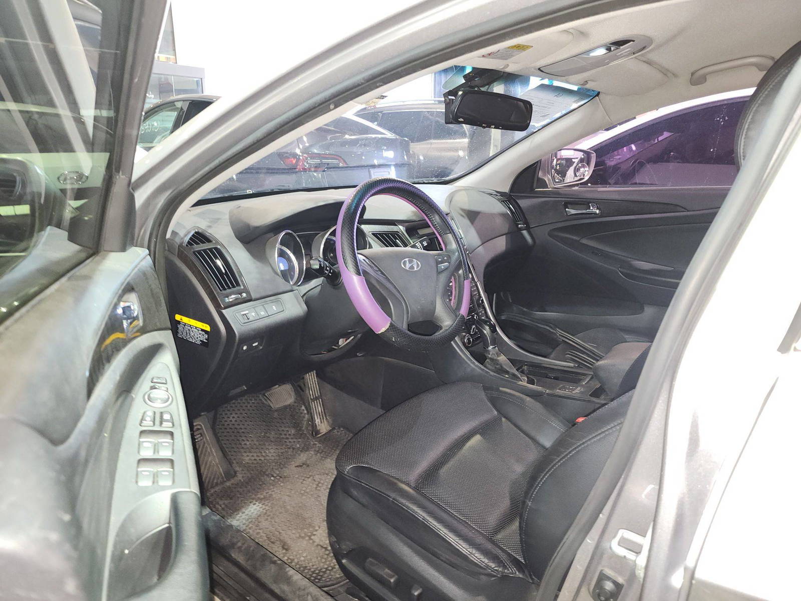 2012 HYUNDAI SONATA — 154270 KM — Lot 418610 — Al Quoz - Marhaba Auctions Used Cars - Image 9