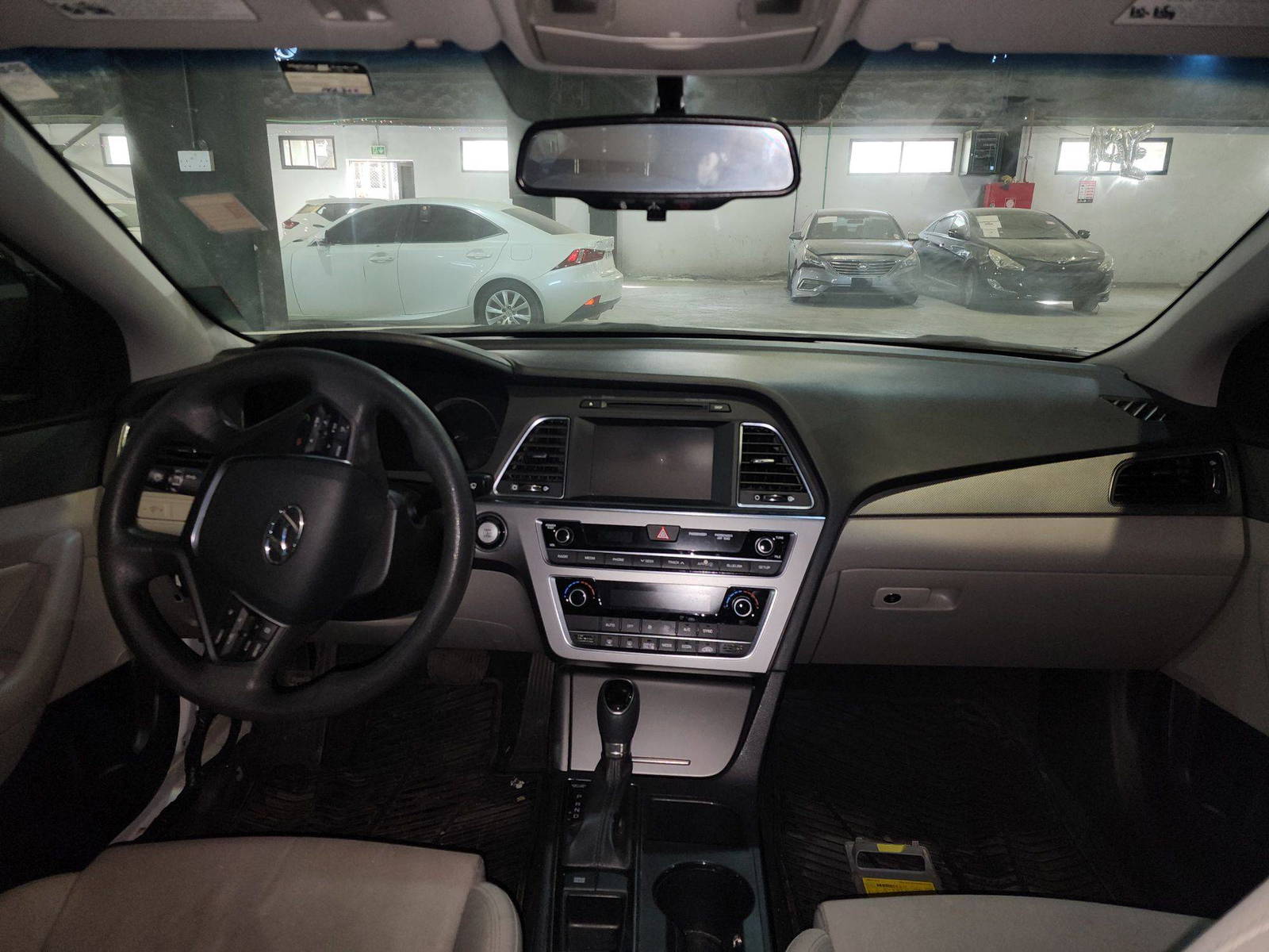 2017 HYUNDAI SONATA — 142300 Miles — Lot 3489283 — Al Quoz - Marhaba Auctions Used Cars - Image 8