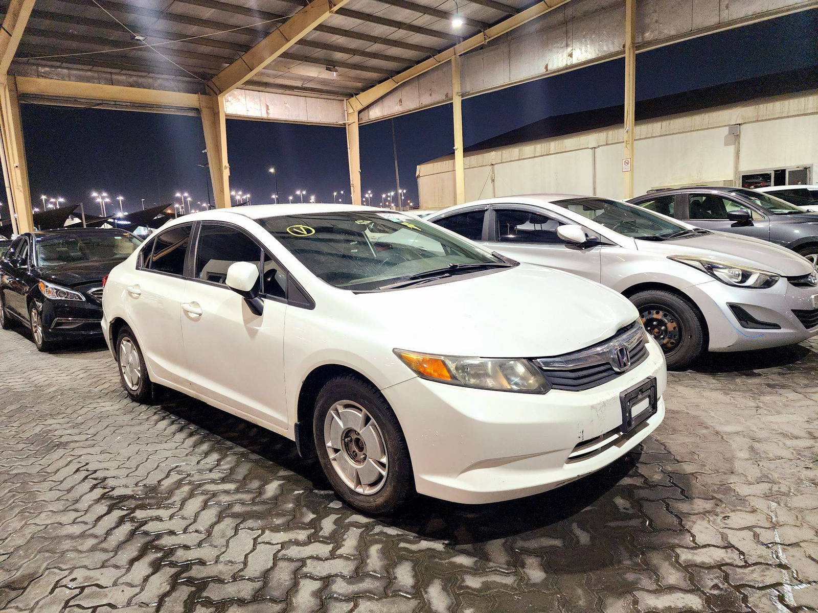2012 HONDA CIVIC — 178861 KM — Lot 84865974 — Souq - Marhaba Auctions Used Cars - Image 4