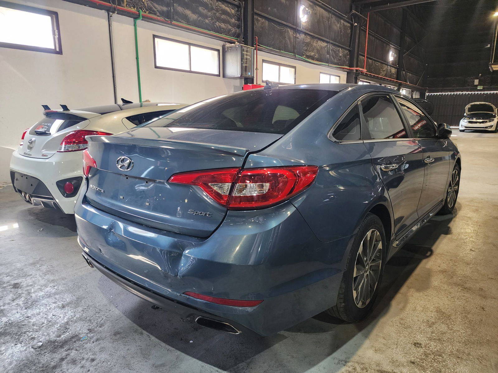 2015 HYUNDAI SONATA — 168949 Miles — Lot 94537 — Al Quoz - Marhaba Auctions Used Cars - Image 5
