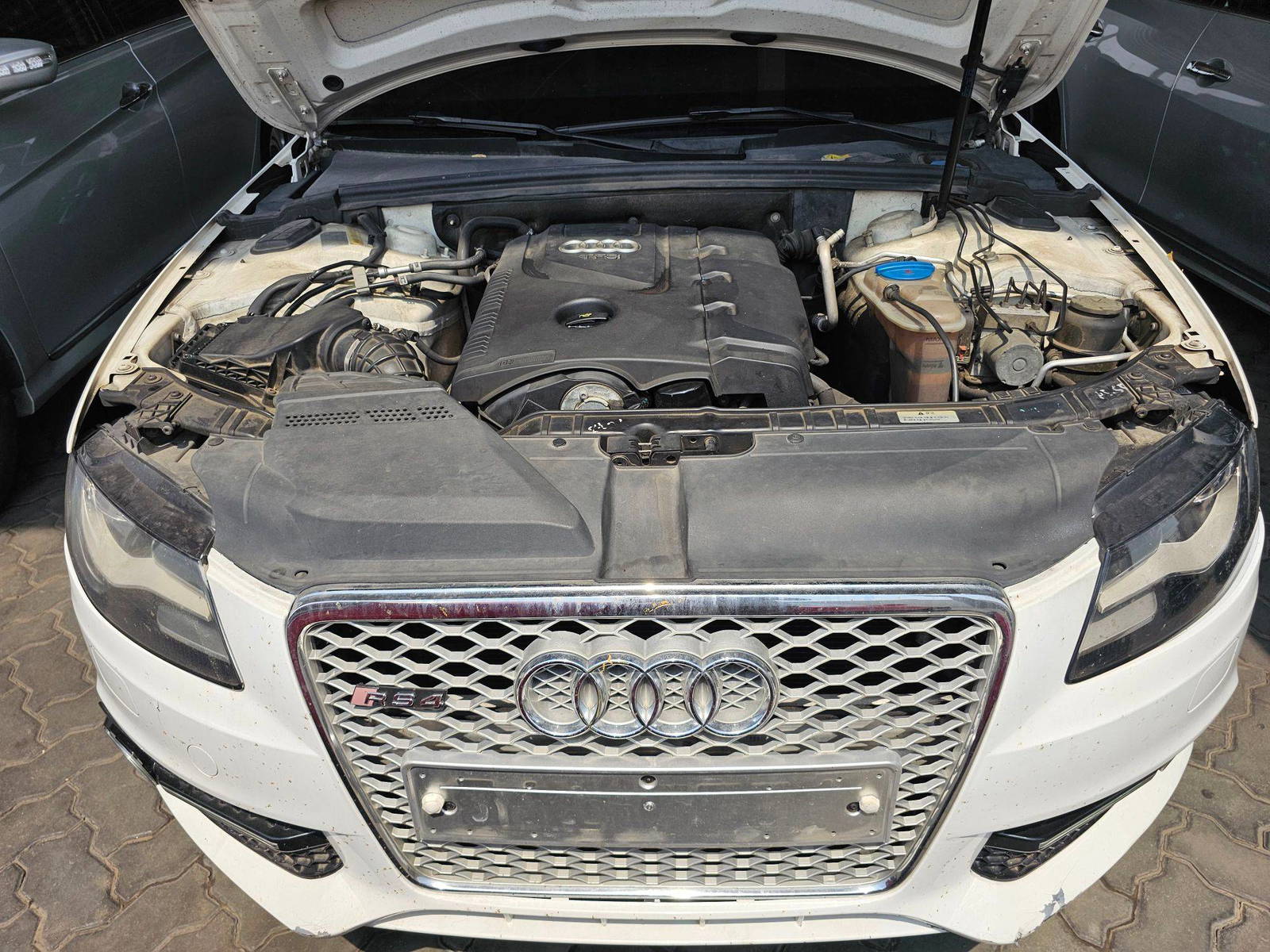 2011 AUDI A4 — 185359 KM — Lot 013984 — Main - Marhaba Auctions Used Cars - Image 12