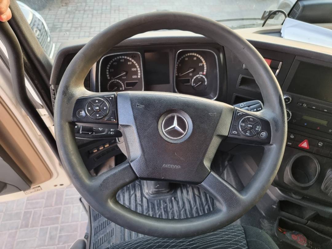 2018 MERCEDES BENZ ACTROS 1843 — 817082 KM — Lot 215487 — Ind. 12 - Marhaba Auctions Used Cars - Image 10