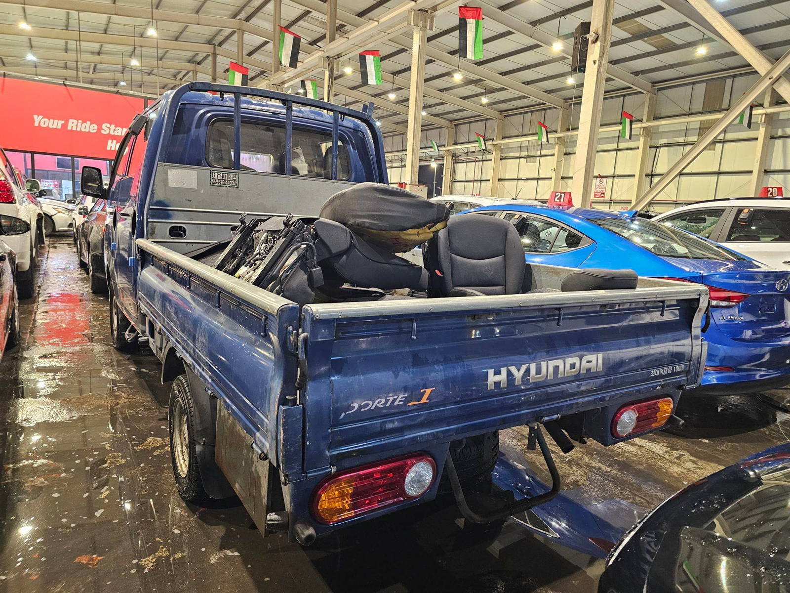 2011 HYUNDAI PORTER 2 — 197518 KM — Lot 655889 — Main - Marhaba Auctions Used Cars - Image 4