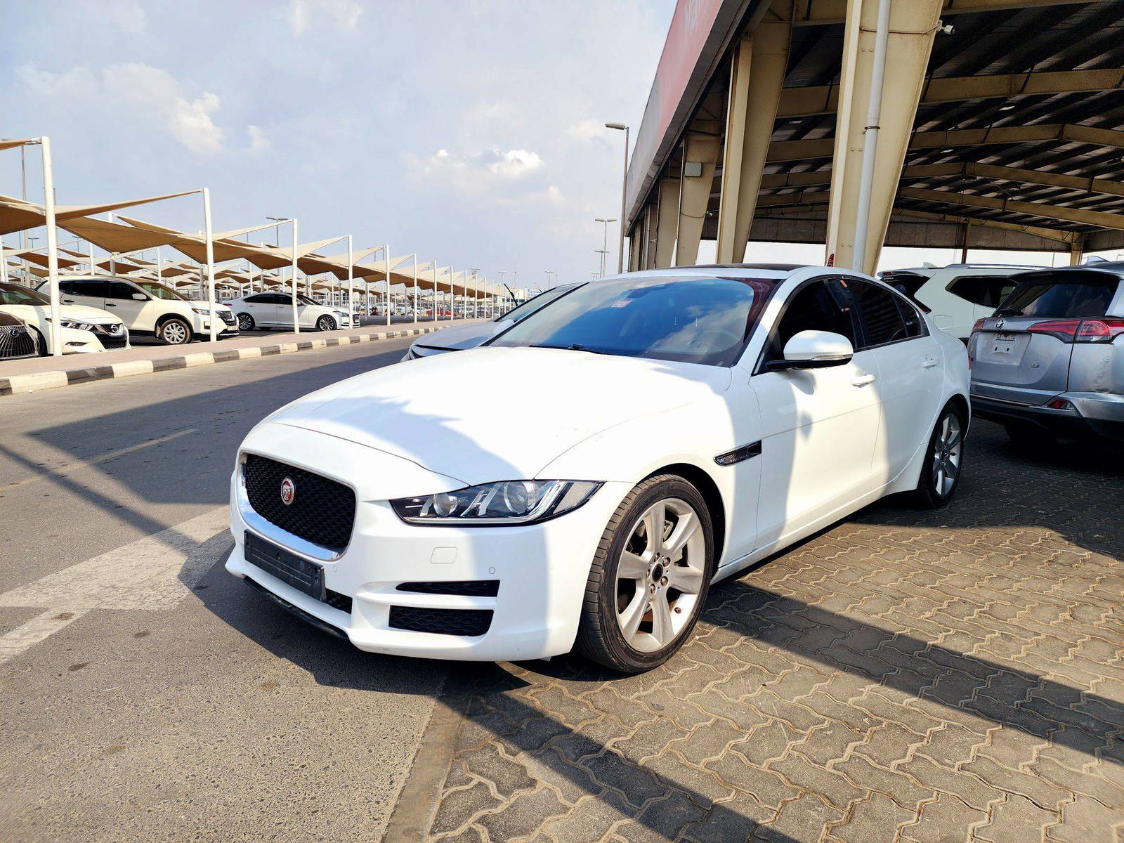 2016 JAGUAR XE PREMIUM — 194450 KM — Lot GA923879 — Souq - Marhaba Auctions Used Cars - Image 3