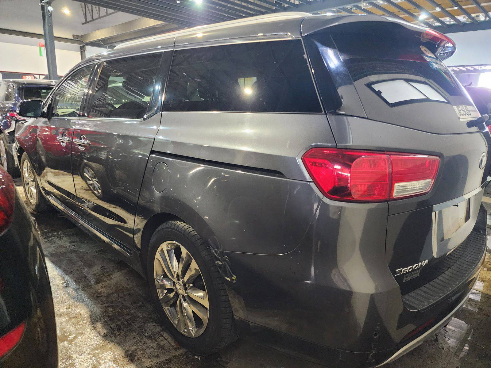 2017 KIA SEDONA — 140041 Miles — Lot 52092425 — Main - Marhaba Auctions Used Cars - Image 5