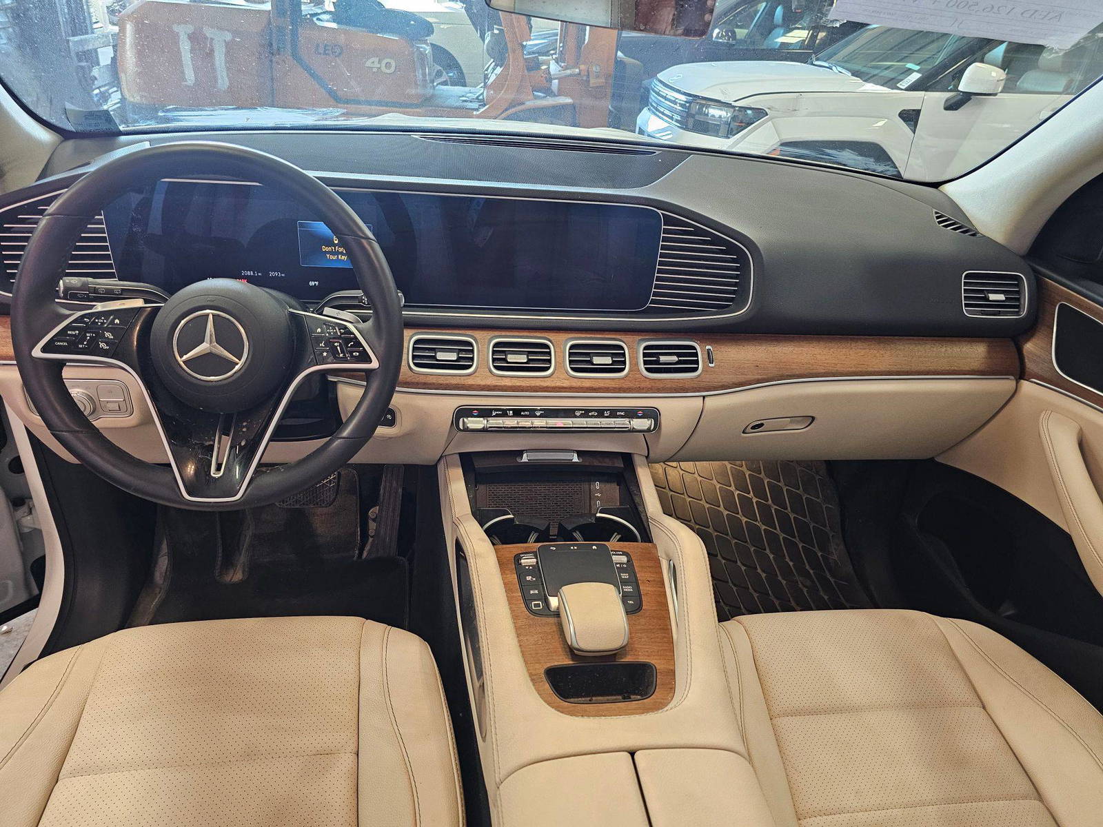 2025 MERCEDES BENZ GLE 350 — 2092 Miles — Lot 9SB285269 — Main - Marhaba Auctions Used Cars - Image 10
