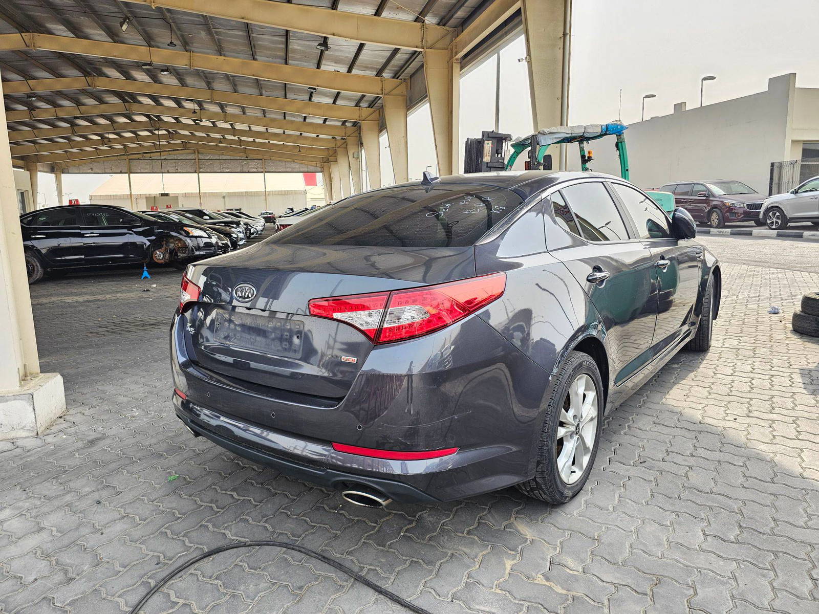 2011 KIA K5 — 158777 KM — Lot 165028 — Souq - Marhaba Auctions Used Cars - Image 3