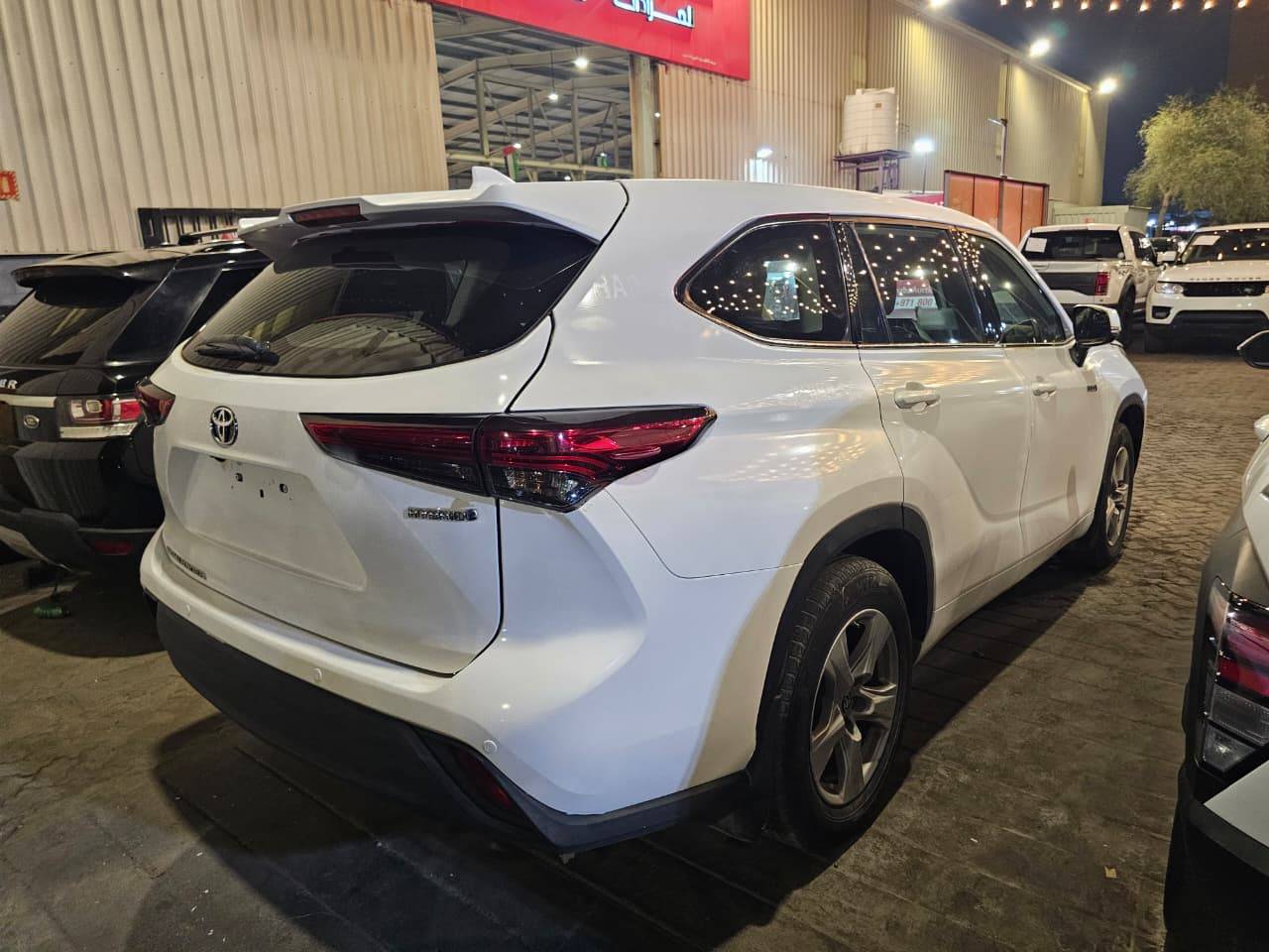 Toyota Highlander 2021 view 2