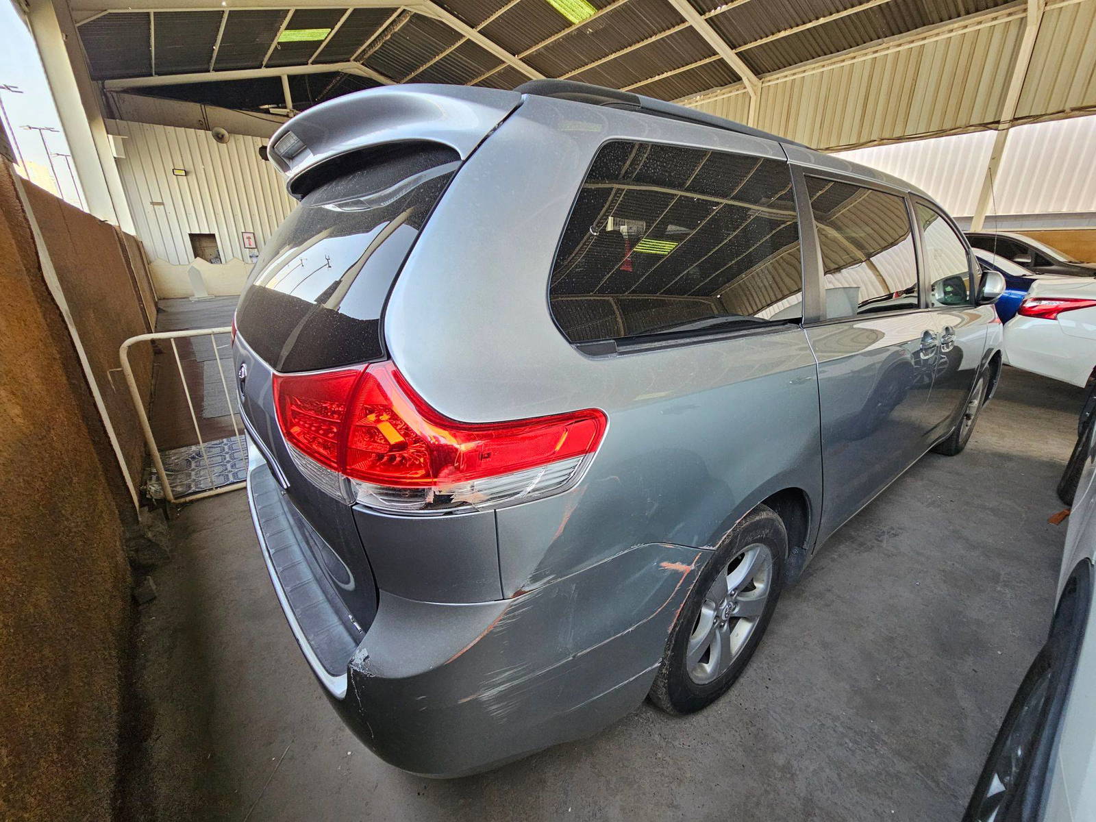 2011 TOYOTA SIENNA — 228078 Miles — Lot 43848021 - Marhaba Auctions Used Cars - Image 5