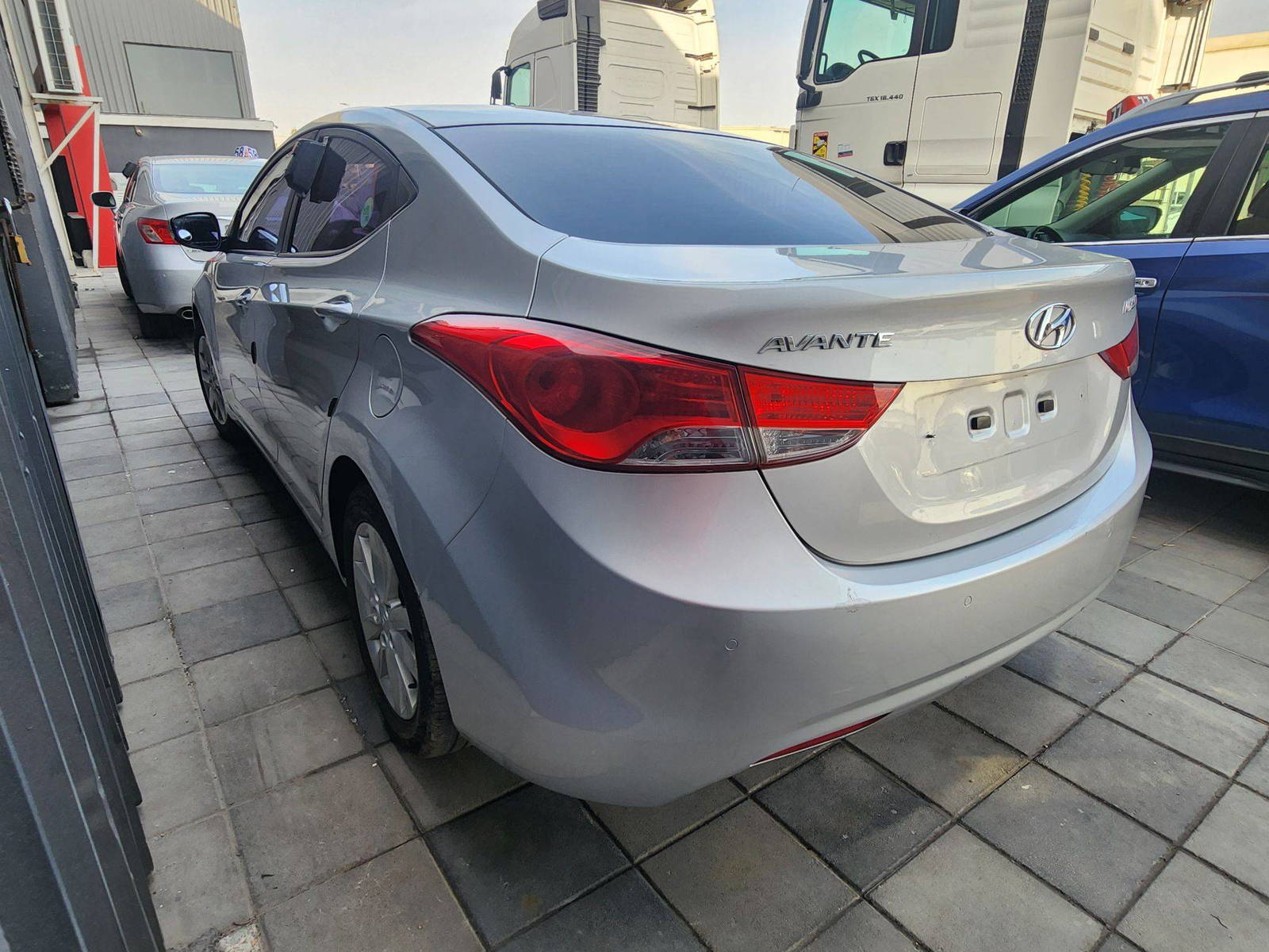2012 HYUNDAI AVANTE — 106279 KM — Lot 214578 — Main - Marhaba Auctions Used Cars - Image 6