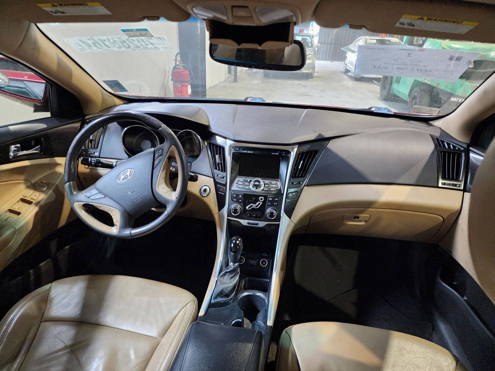 2011 HYUNDAI SONATA — 190874 Miles — Lot 61097 — Al Quoz - Marhaba Auctions Used Cars - Image 8