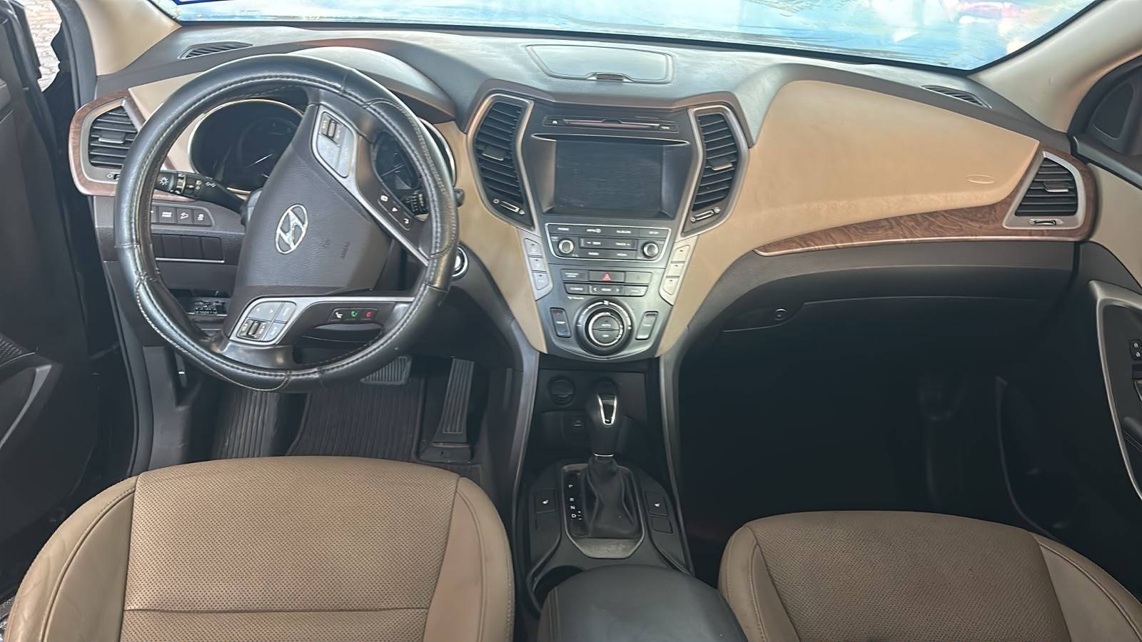2017 HYUNDAI SANTA FE — 135649 Miles — Lot HU221702 — Souq - Marhaba Auctions Used Cars - Image 6