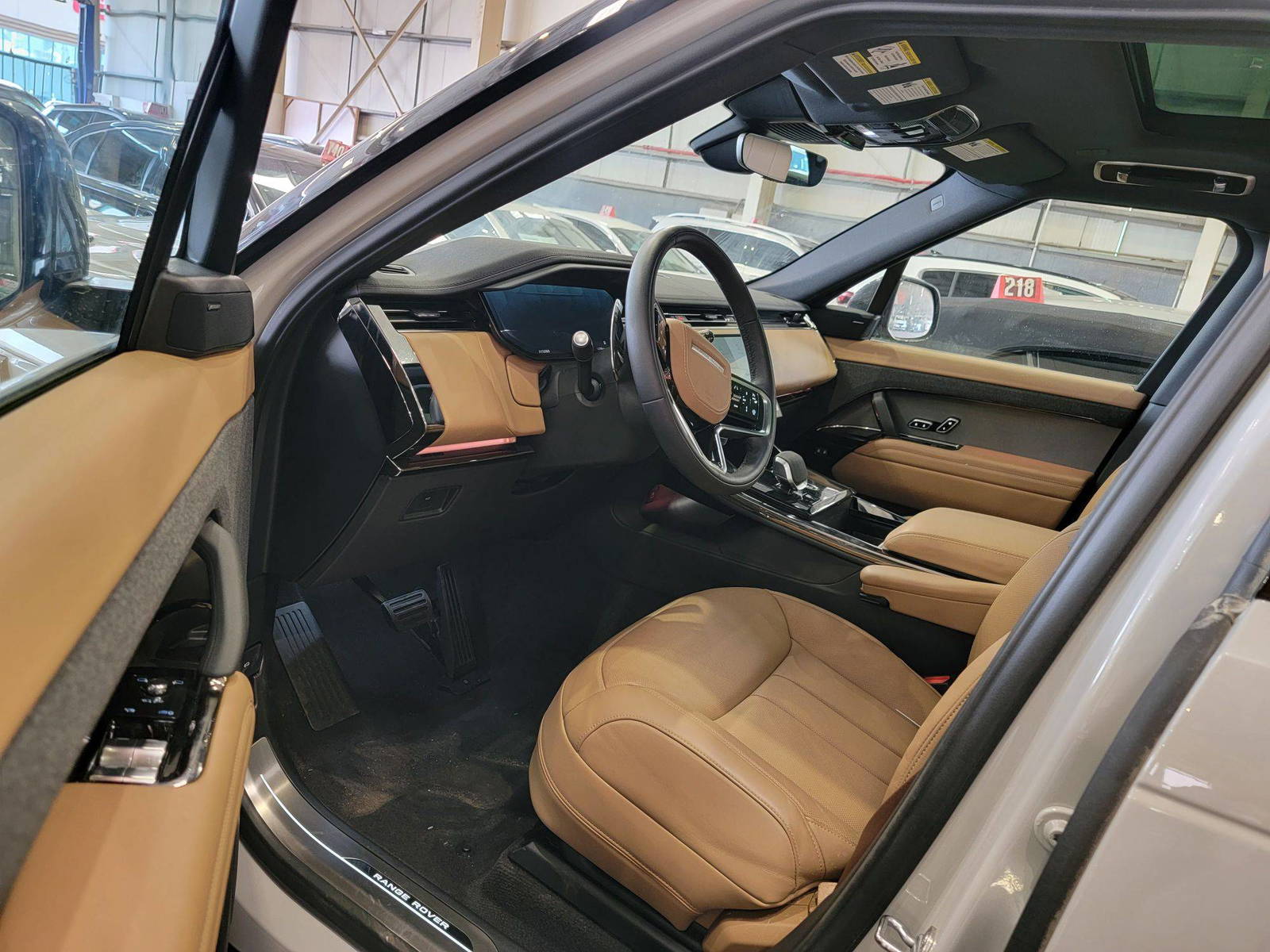 2025 LAND ROVER RANGE ROVER SPORT — 2198 Miles — Lot 42895905 — Main - Marhaba Auctions Used Cars - Image 9