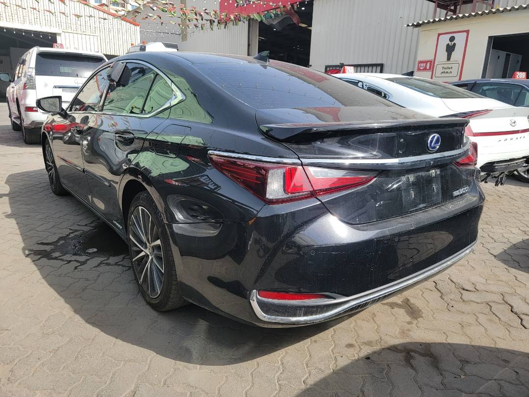 2022 LEXUS ES 300H — 131796 Miles — Lot U025914 — Main - Marhaba Auctions Used Cars - Image 3