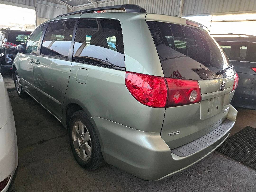 TOYOTA SIENNA