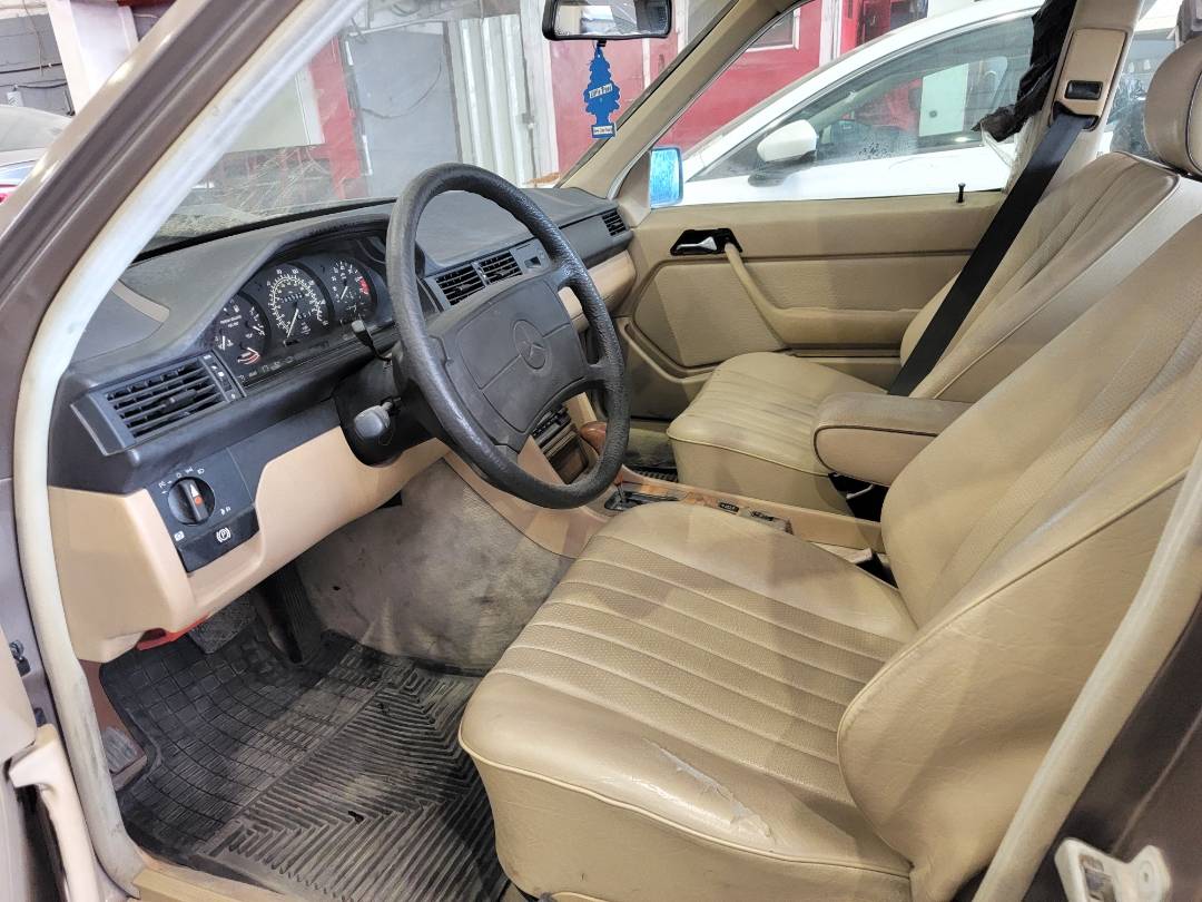 MERCEDES BENZ 260 1987 - Marhaba Auction Used Cars - Image 8