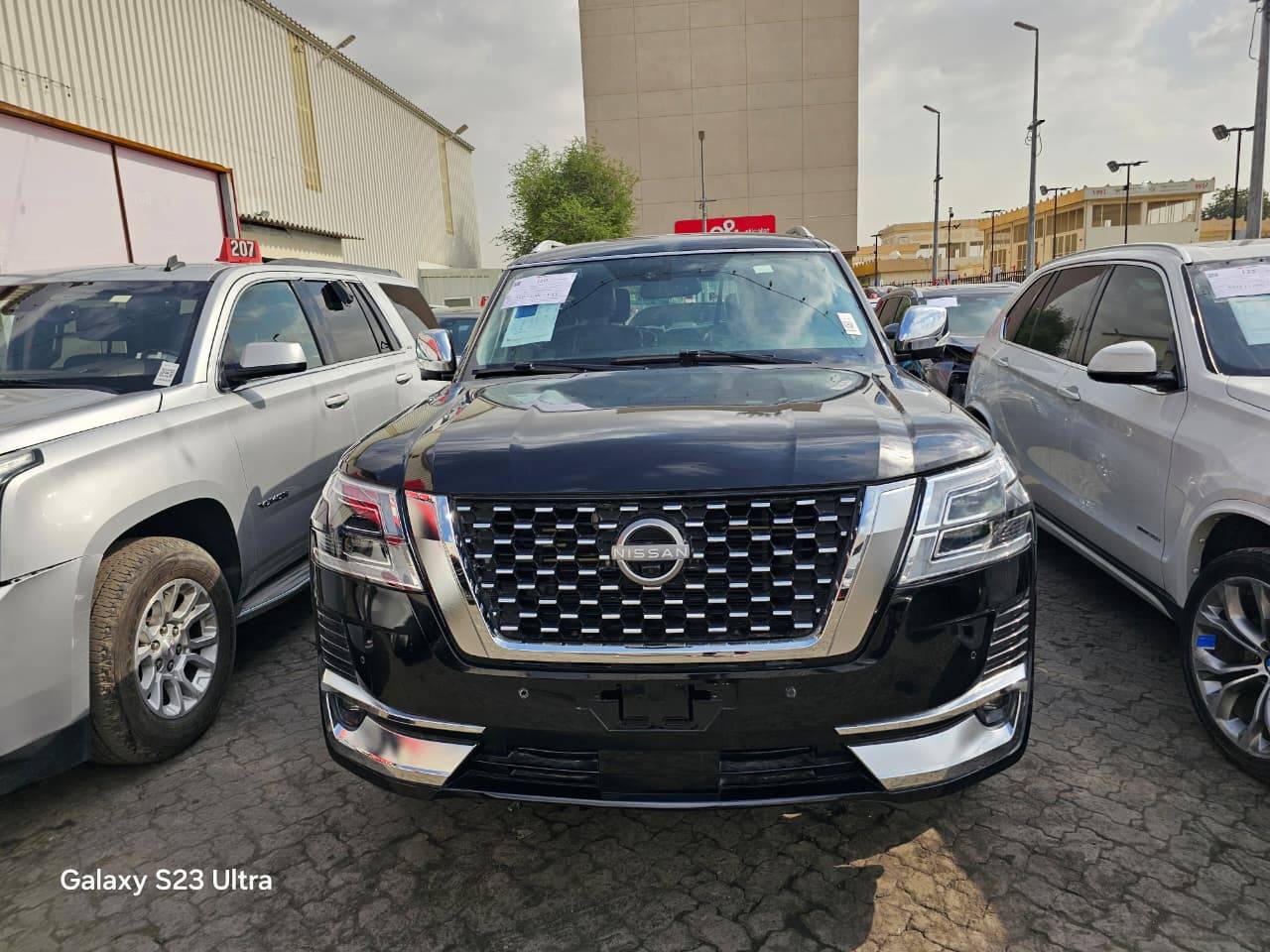 2014 INFINITI QX80 — 193339 Miles — Lot 0E9063004 — Main - Marhaba Auctions Used Cars - Image 4