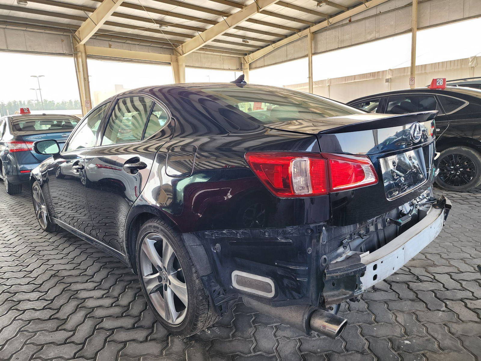 2011 LEXUS IS 250 — 170200 Miles — Lot 54625974 — Souq - Marhaba Auctions Used Cars - Image 5