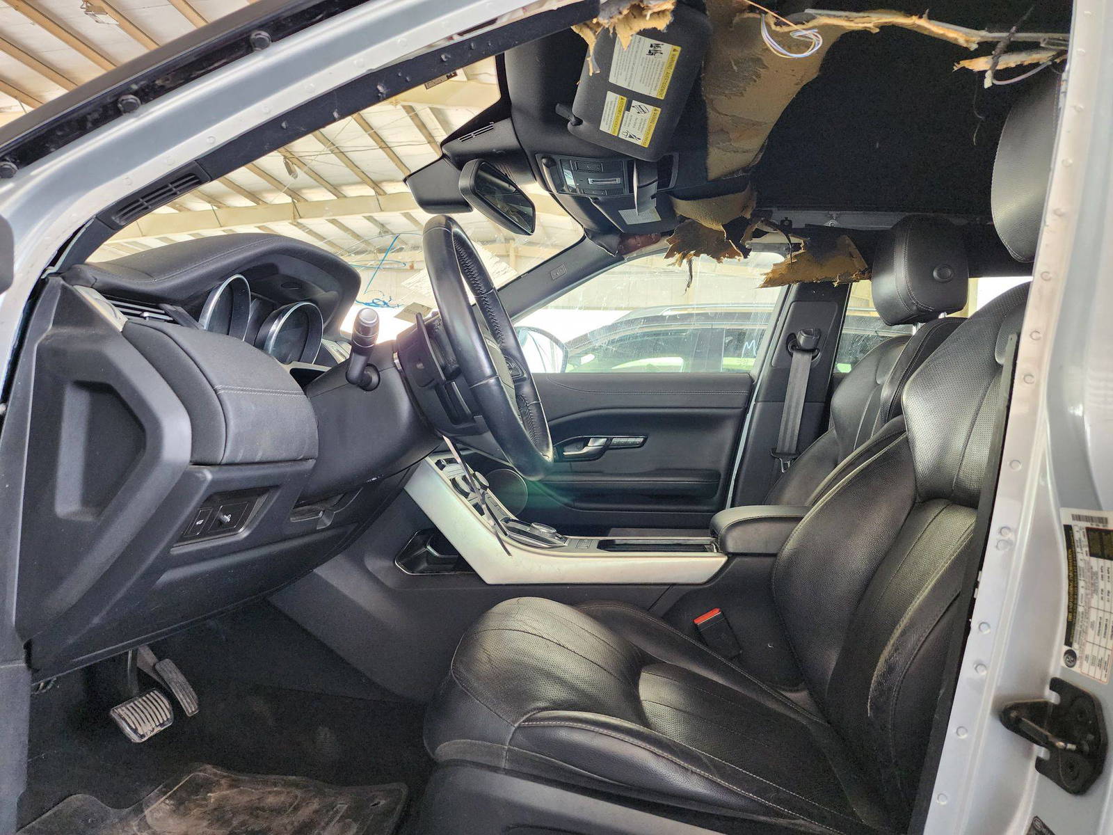 2016 LAND ROVER RANGE ROVER EVOQUE — 153302 Miles — Lot 78818 — Souq - Marhaba Auctions Used Cars - Image 9
