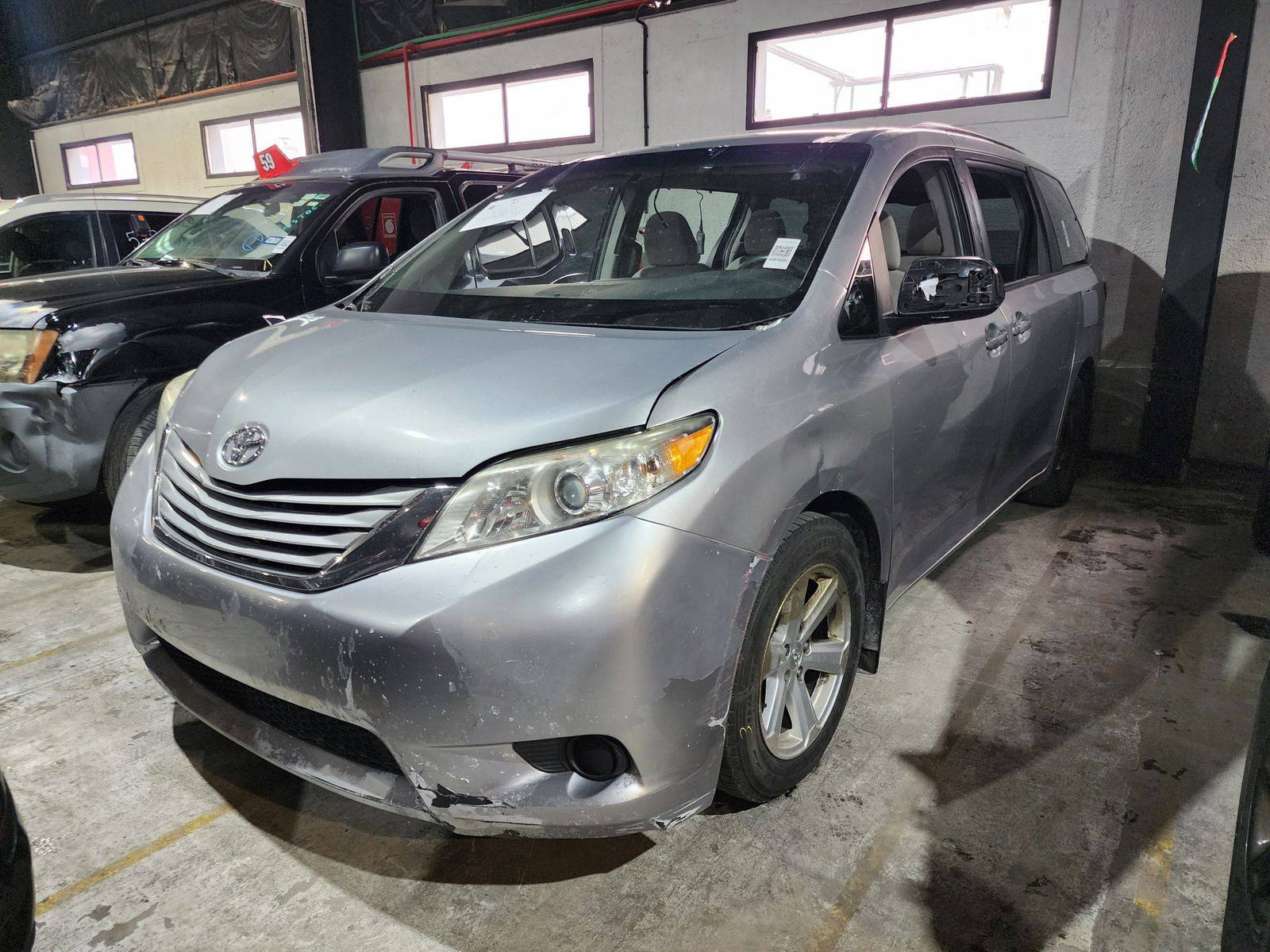2015 TOYOTA SIENNA — 331212 KM — Lot 69385 — Main - Marhaba Auctions Used Cars - Image 4