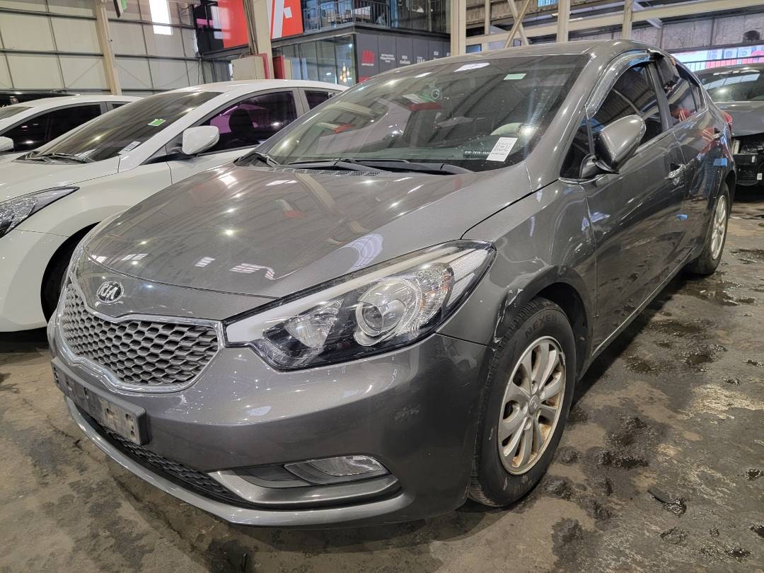2013 KIA K3 — 193390 KM — Lot 021677 — Main - Marhaba Auctions Used Cars - Image 3