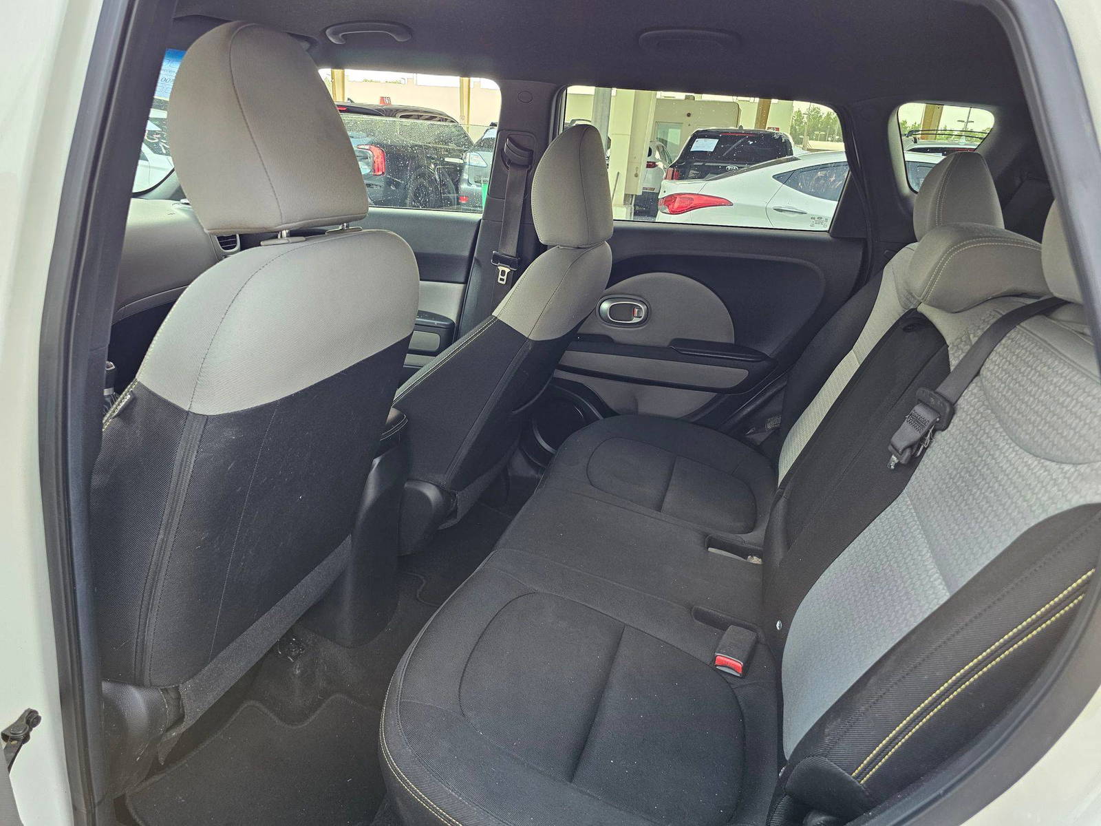 2015 KIA SOUL — 190329 Miles — Lot F7207927 — Souq - Marhaba Auctions Used Cars - Image 6