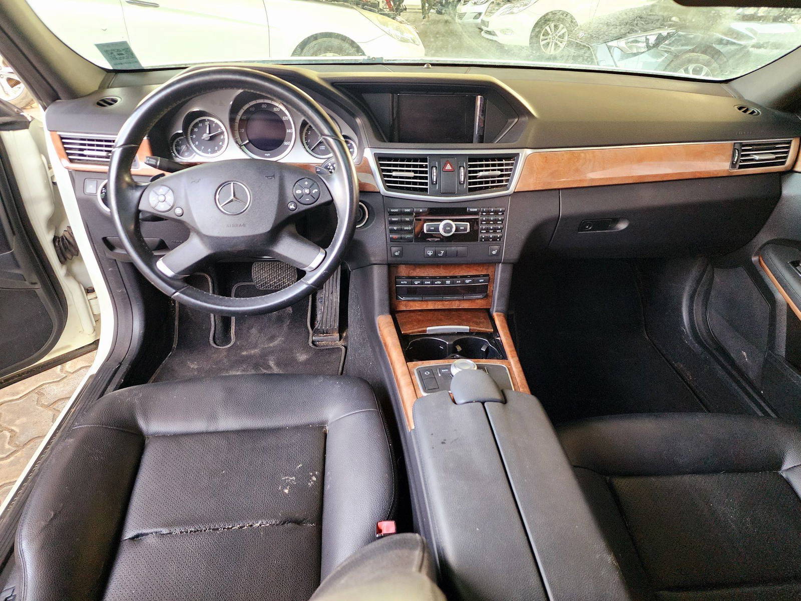 2012 MERCEDES BENZ E 350 — 132075 Miles — Lot 5KB2CA551564 — Souq - Marhaba Auctions Used Cars - Image 7