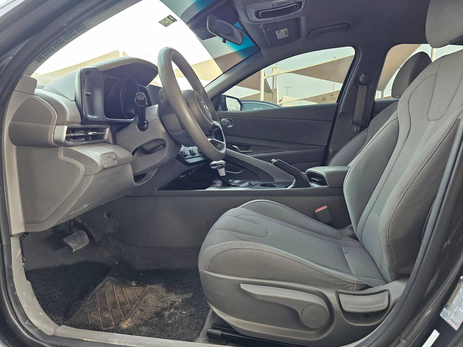 2021 HYUNDAI ELANTRA — 117557 KM — Lot H034915 — Souq - Marhaba Auctions Used Cars - Image 8