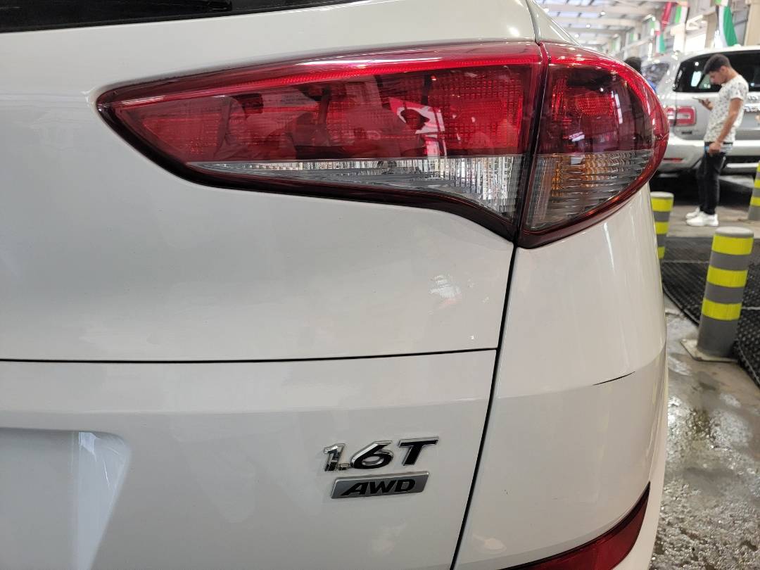 2017 HYUNDAI TUCSON — 57072 Miles — Lot 5105102500 - Marhaba Auctions Used Cars - Image 5