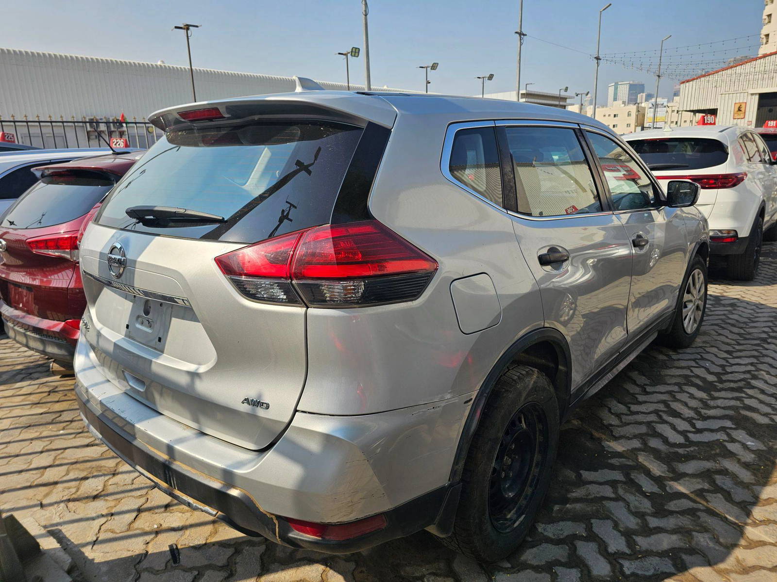 NISSAN ROGUE 2017 - Marhaba Auction Used Cars - Image 5