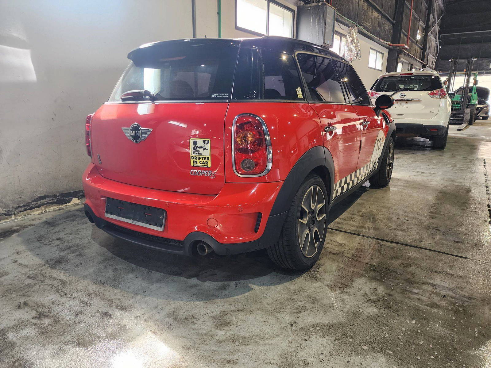 2011 MINI COOPER — 132828 KM — Lot 95228 — Al Quoz - Marhaba Auctions Used Cars - Image 5