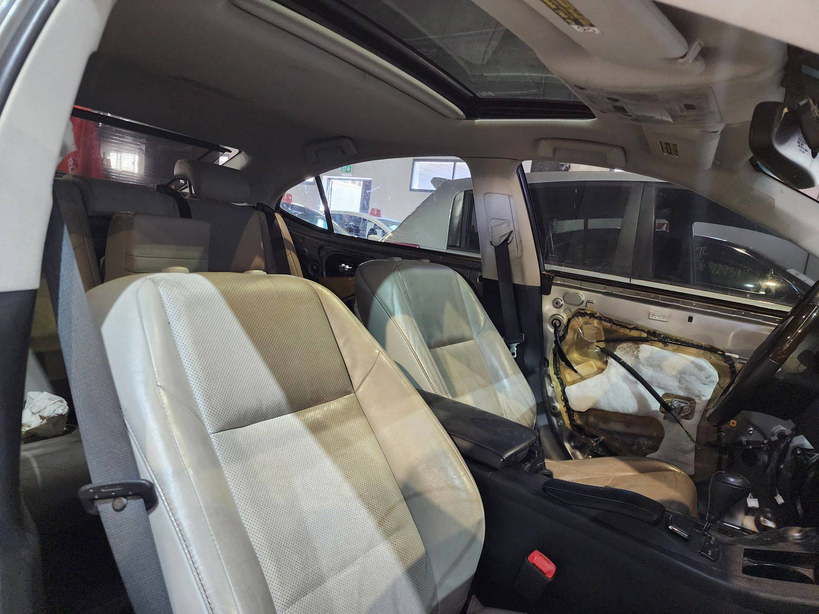 2015 LEXUS ES 350 — 98501 Miles — Lot 68838484 — Souq - Marhaba Auctions Used Cars - Image 9