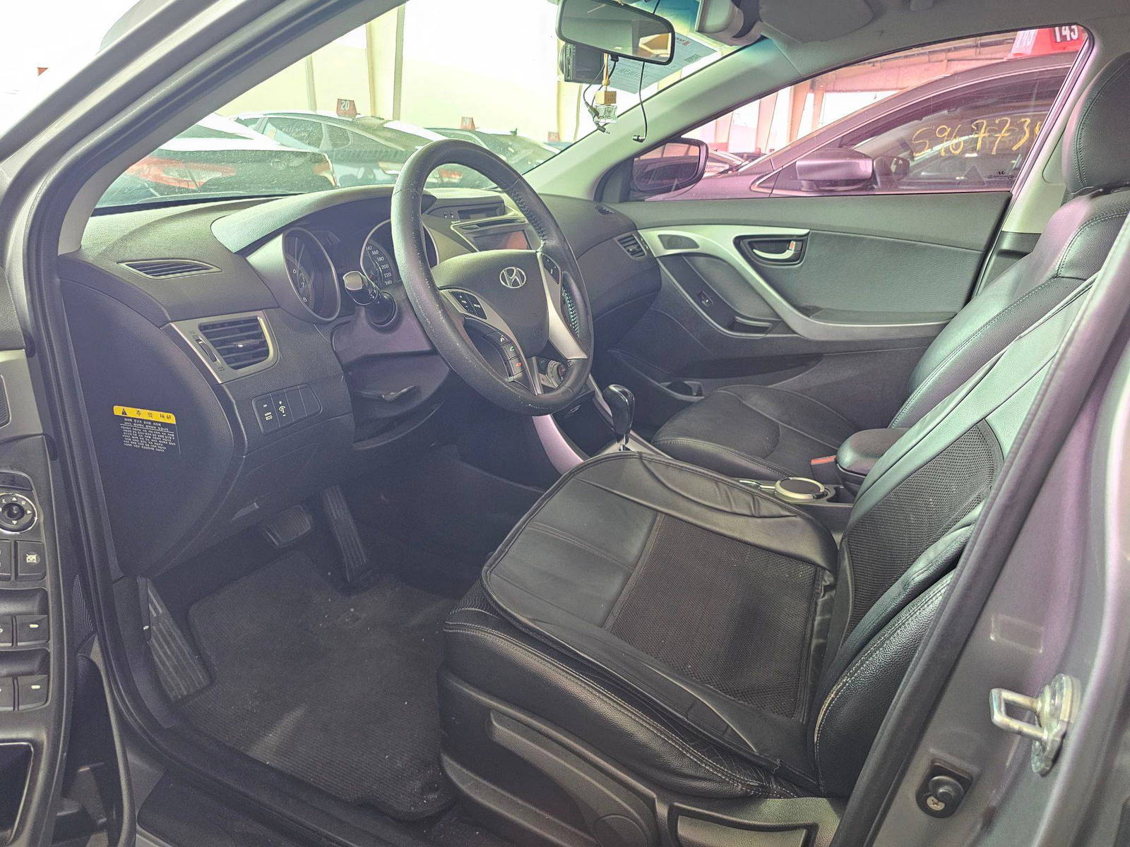 2011 HYUNDAI AVANTE — 99967 KM — Lot 125114 — Souq - Marhaba Auctions Used Cars - Image 8