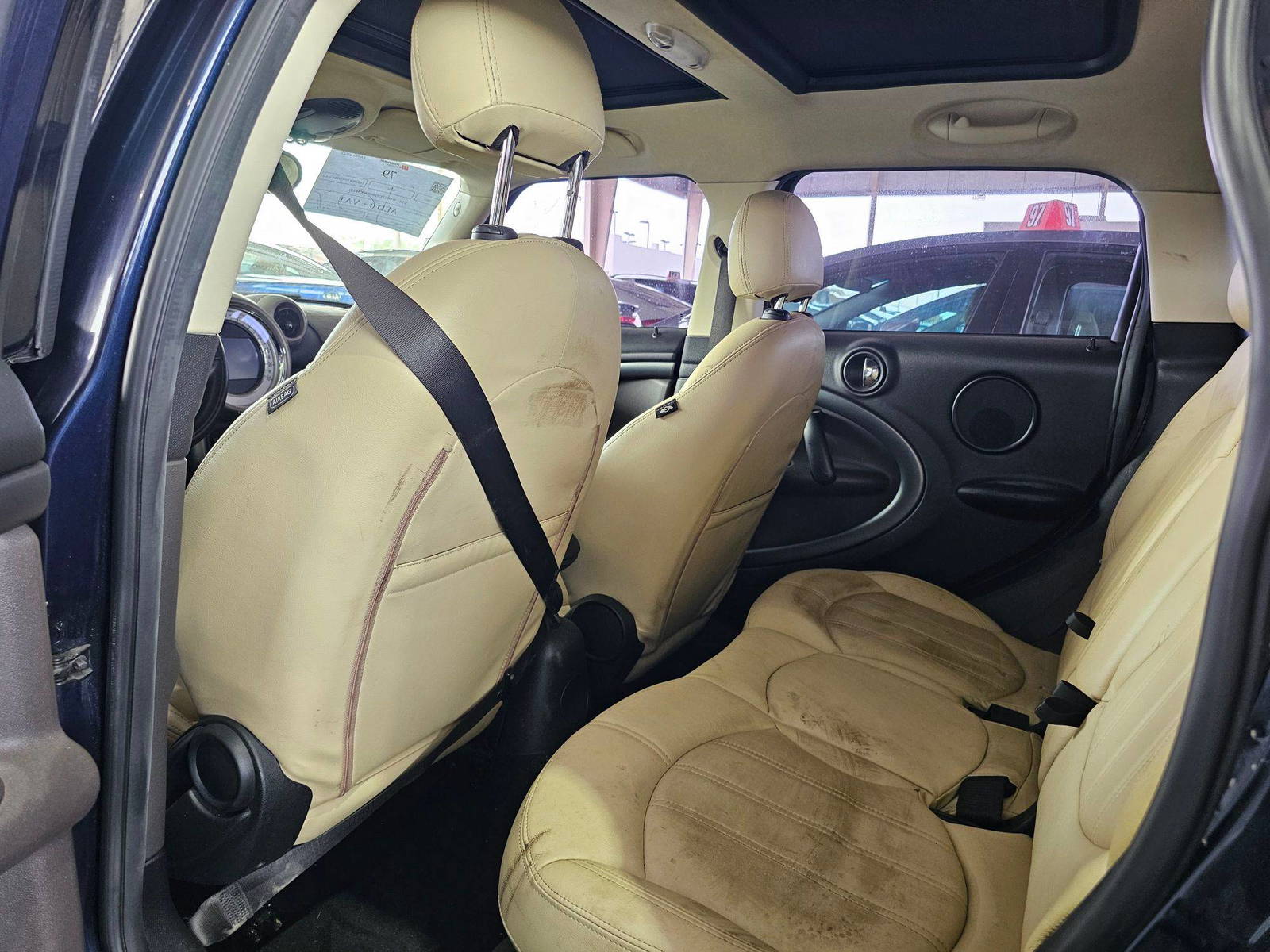 2011 MINI COOPER COUNTRYMAN — 103567 KM — Lot K94730 — Souq - Marhaba Auctions Used Cars - Image 6