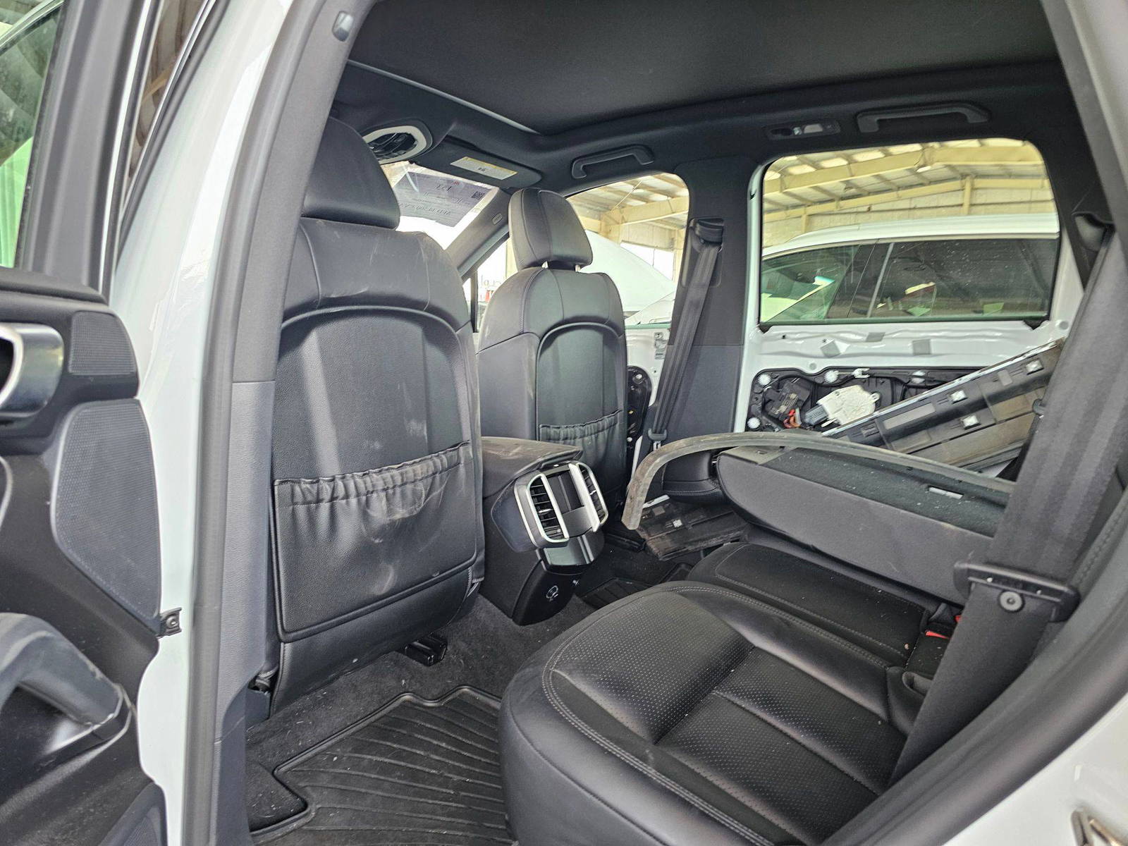 2016 PORSCHE Cayenne — 96026 Miles — Lot 41370956 — Souq - Marhaba Auctions Used Cars - Image 6