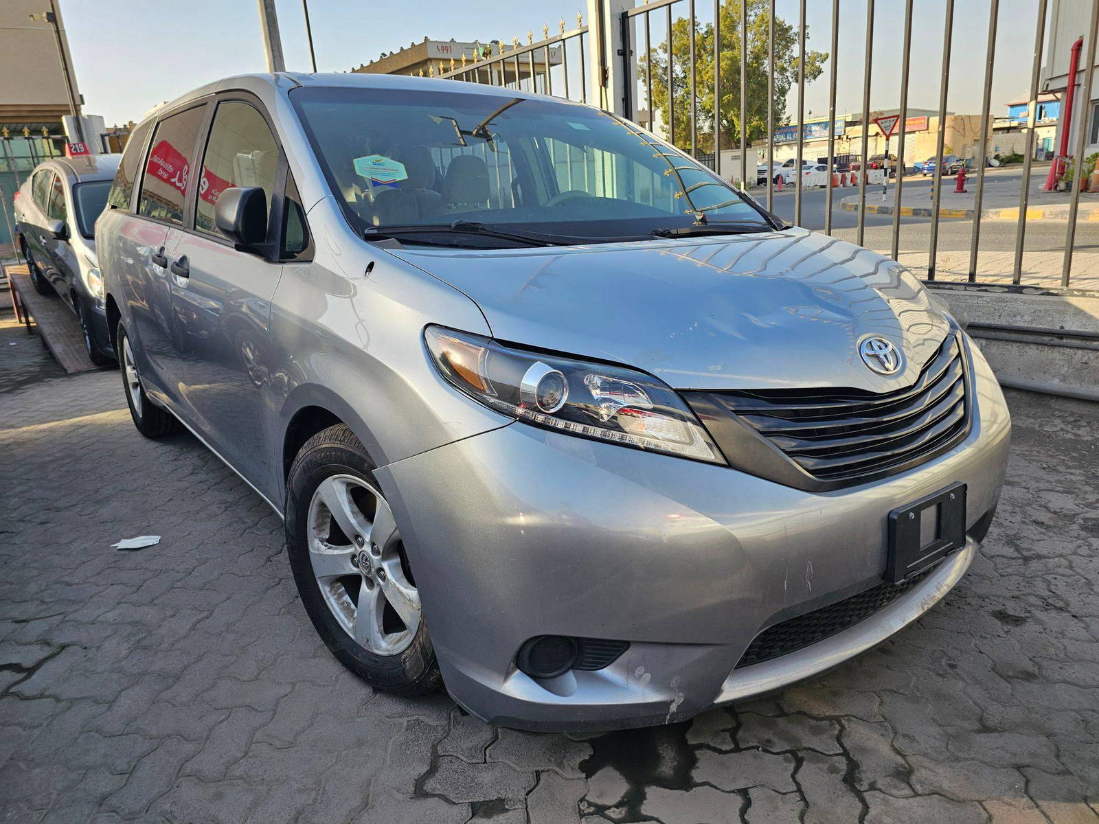 TOYOTA SIENNA 2011 - Marhaba Auction Used Cars - Image 4