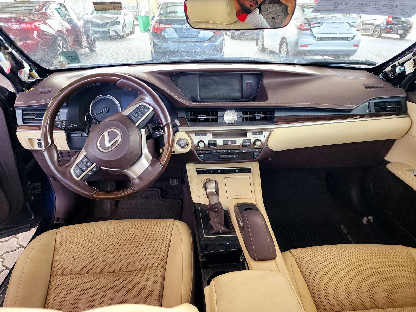 2016 LEXUS ES 350 — 76403 Miles — Lot 2228706 — Souq - Marhaba Auctions Used Cars - Image 7