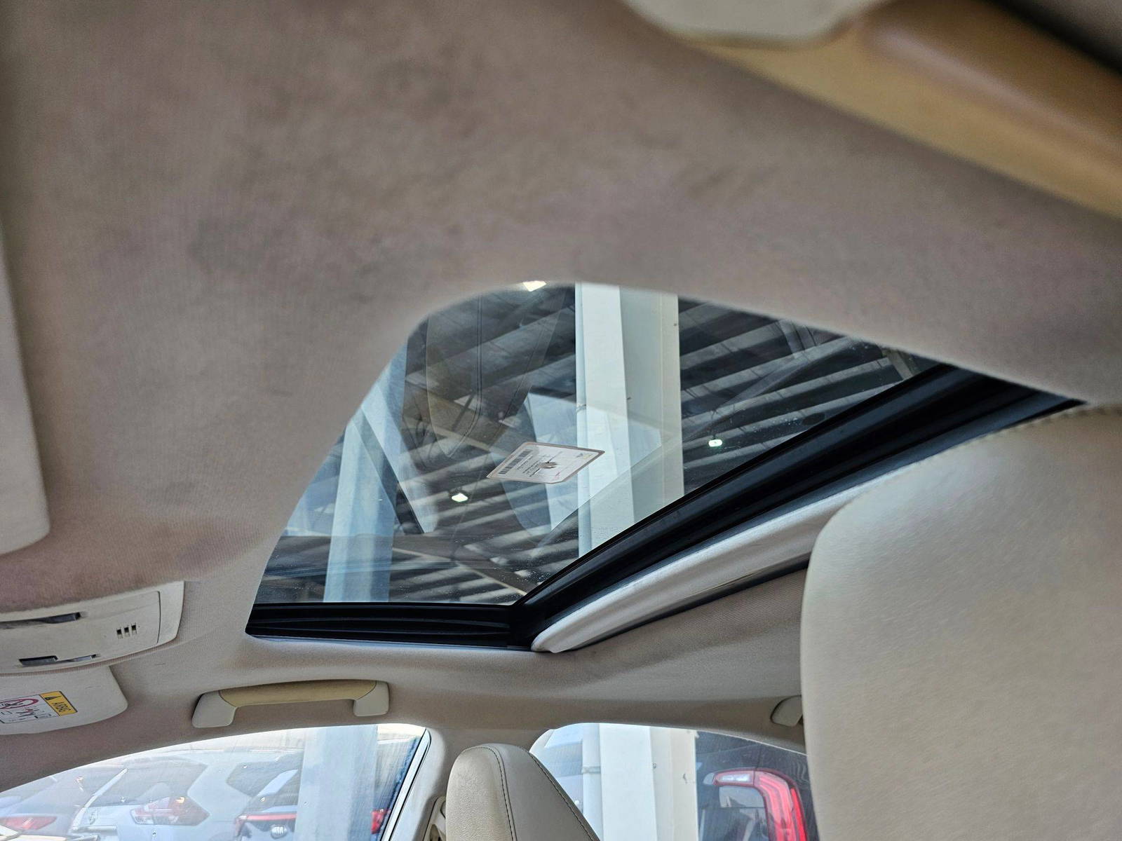 2017 LEXUS ES 350 — 200406 KM — Lot GG3H2253923 — Souq - Marhaba Auctions Used Cars - Image 8