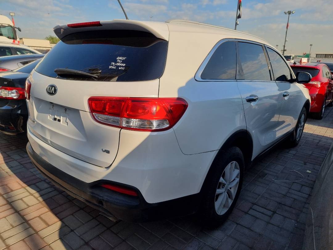 2017 KIA SORENTO — 300391 Miles — Lot 215478 — Main - Marhaba Auctions Used Cars - Image 4