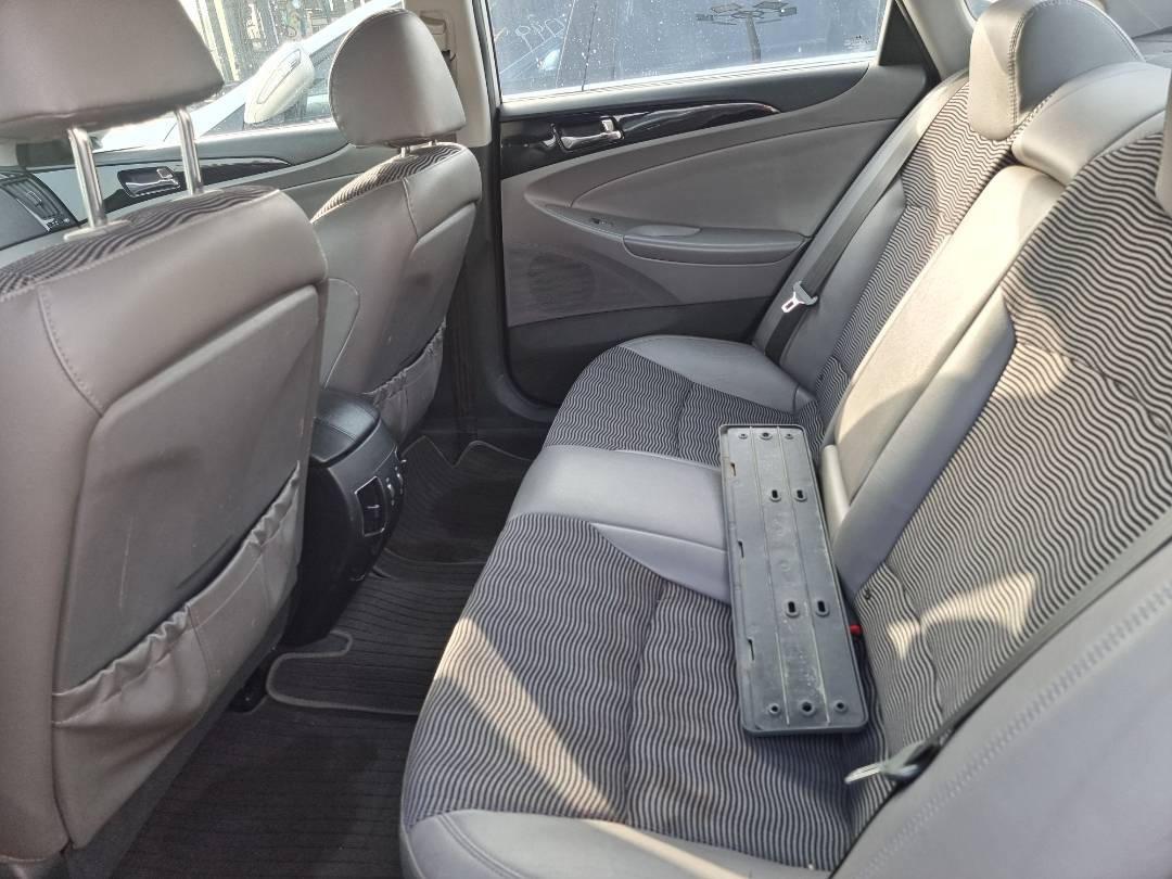 2011 HYUNDAI SONATA — 113597 KM — Lot 215478 — Souq - Marhaba Auctions Used Cars - Image 6