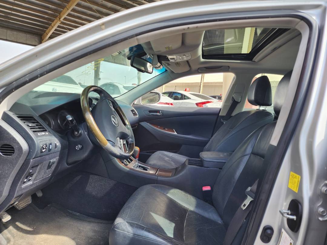 2010 LEXUS ES 350 — 194196 Miles — Lot 96019 — Souq - Marhaba Auctions Used Cars - Image 6