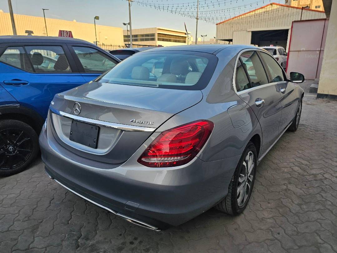 MERCEDES BENZ C300