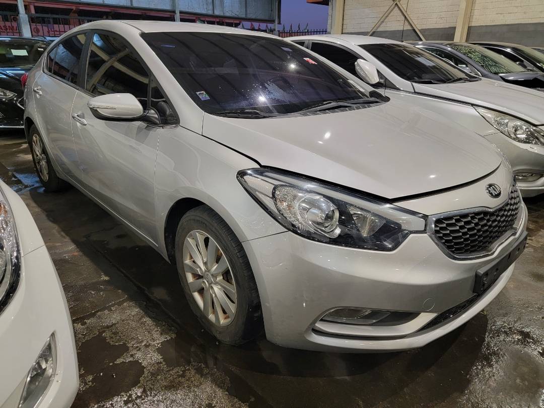 2014 KIA K3 — 107768 KM — Lot 852483 — Main - Marhaba Auctions Used Cars - Image 4