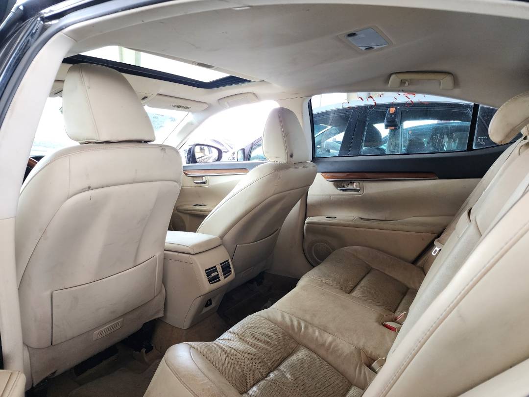 2013 LEXUS ES 300H — 105229 Miles — Lot 38390015 — Souq - Marhaba Auctions Used Cars - Image 9