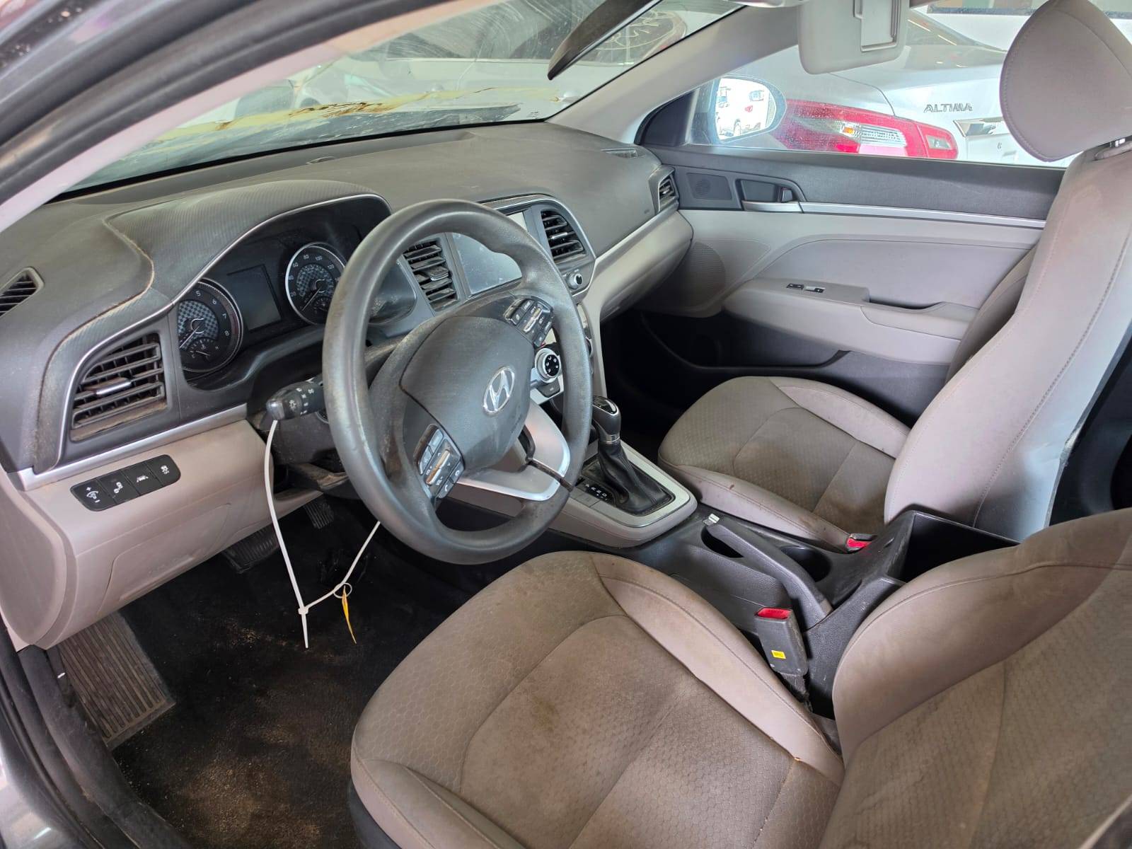 HYUNDAI ELANTRA 2019 - Marhaba Auction Used Cars - Image 6