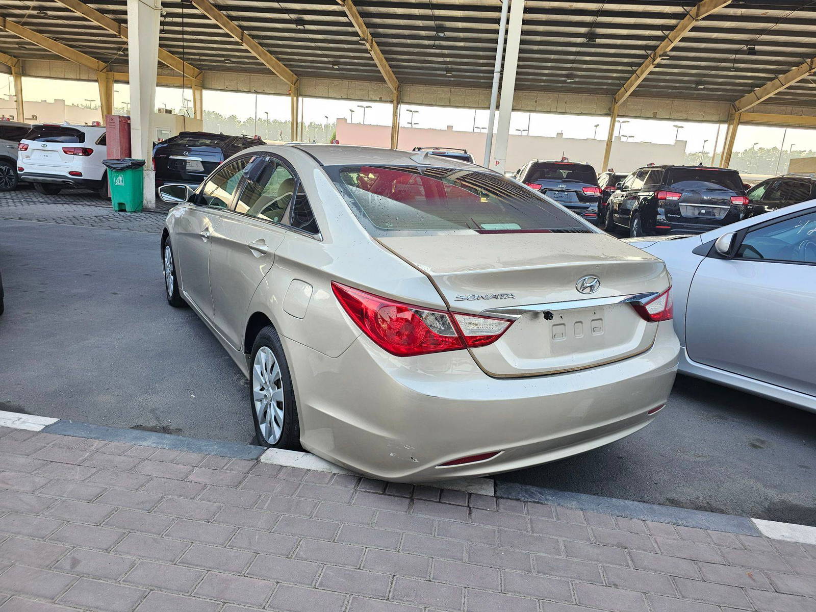 2011 HYUNDAI SONATA — 143352 Miles — Lot BH203743 — Souq - Marhaba Auctions Used Cars - Image 6
