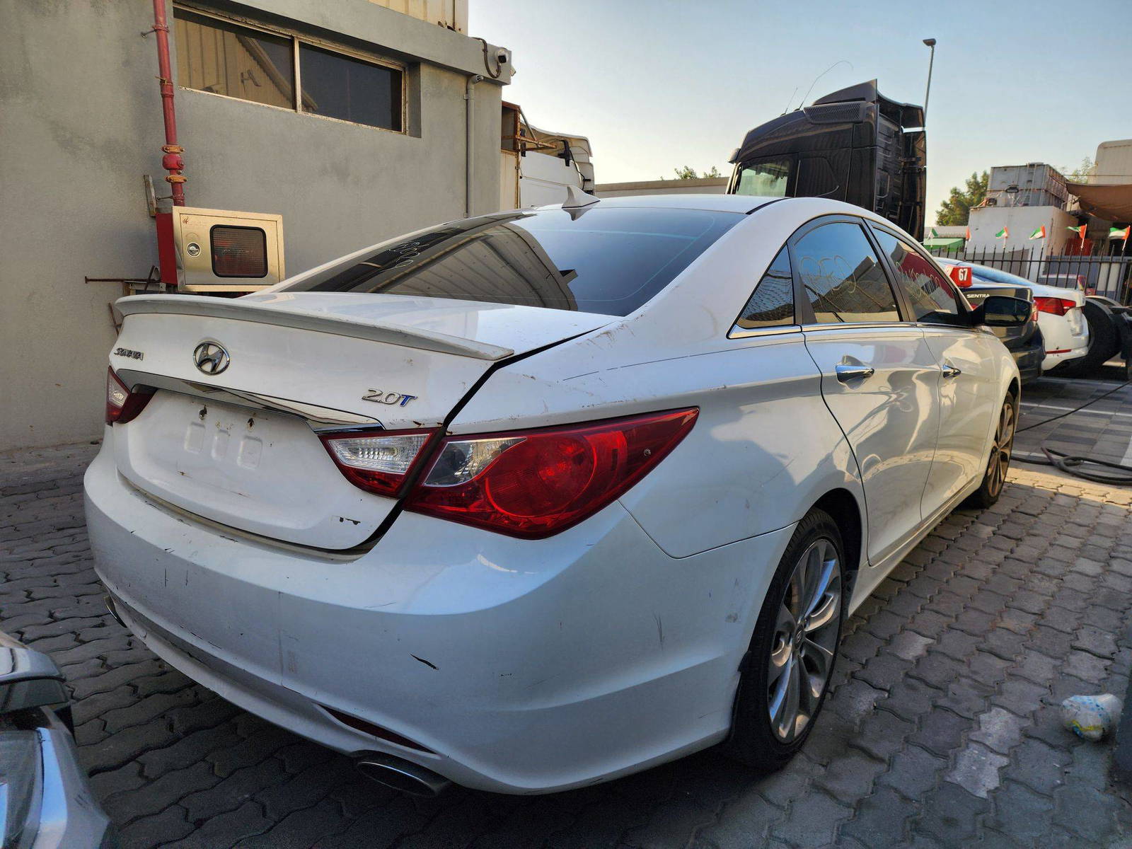 2013 HYUNDAI SONATA — 212339 Miles — Lot 23344 — Al Quoz - Marhaba Auctions Used Cars - Image 6