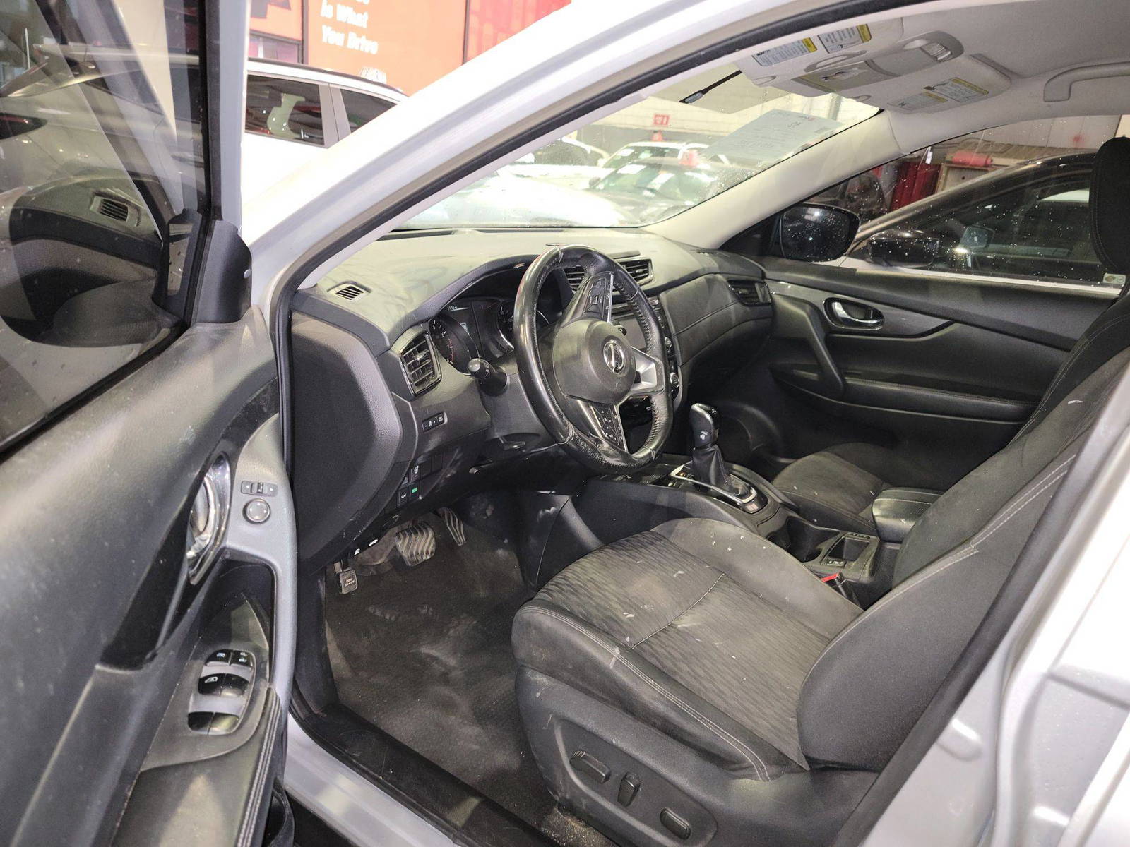 NISSAN ROGUE 2017 - Marhaba Auction Used Cars - Image 9