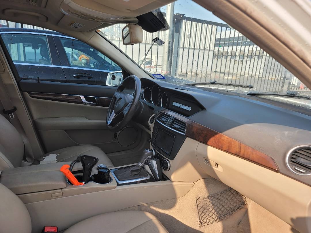 2013 MERCEDES BENZ C-250 — 116633 Miles — Lot DA858748 — Main - Marhaba Auctions Used Cars - Image 6